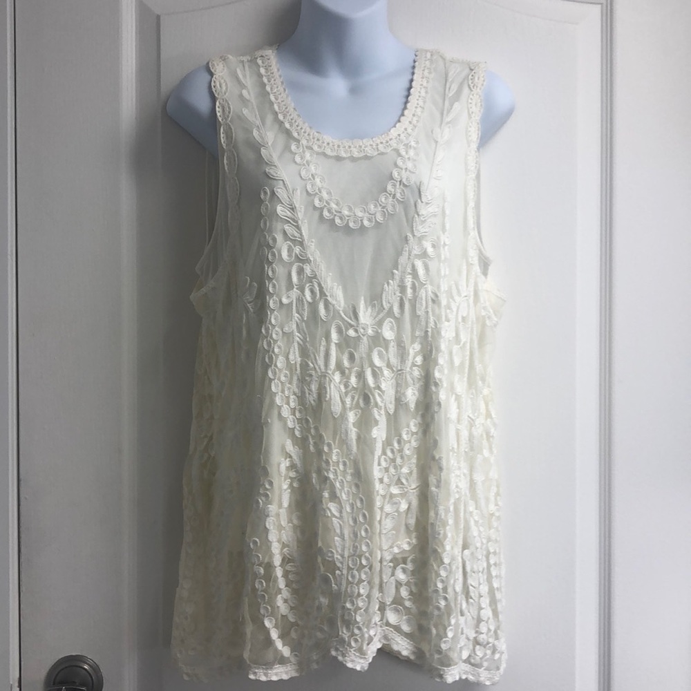 Like new woman’s sleeveless top by Tribal Jeans